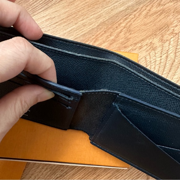 Louis Vuitton wallet in dark blue - Picture 6 of 9
